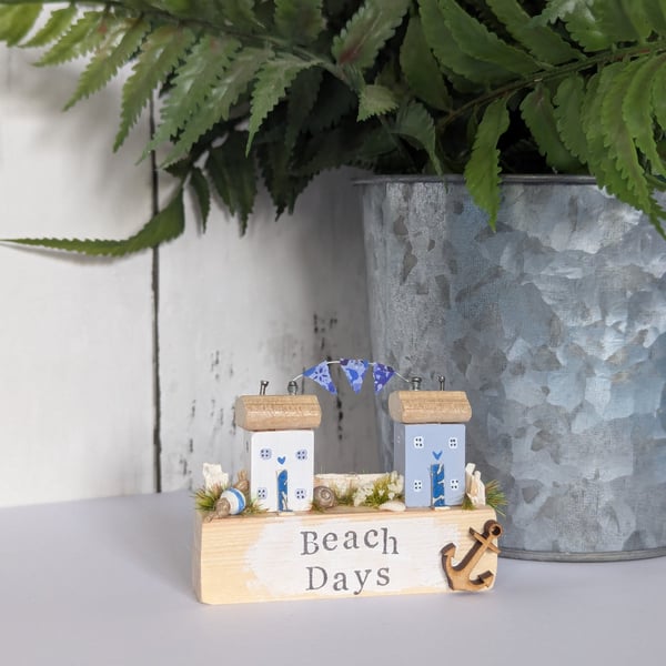 Handmade Coastal Cottage Scene Home Decor 'Beach Days'