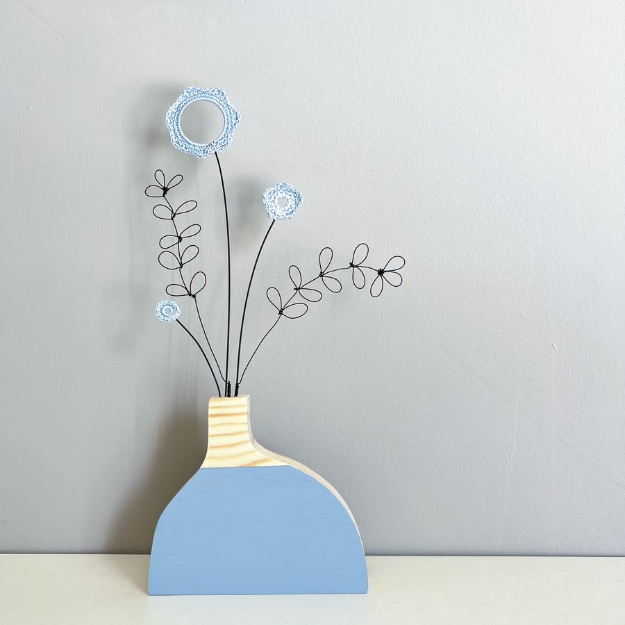 Forever flowers in wooden vase - Soft Blue