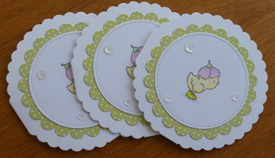 Pack of 3 Round Easter Cards - Chick with Petal Hat