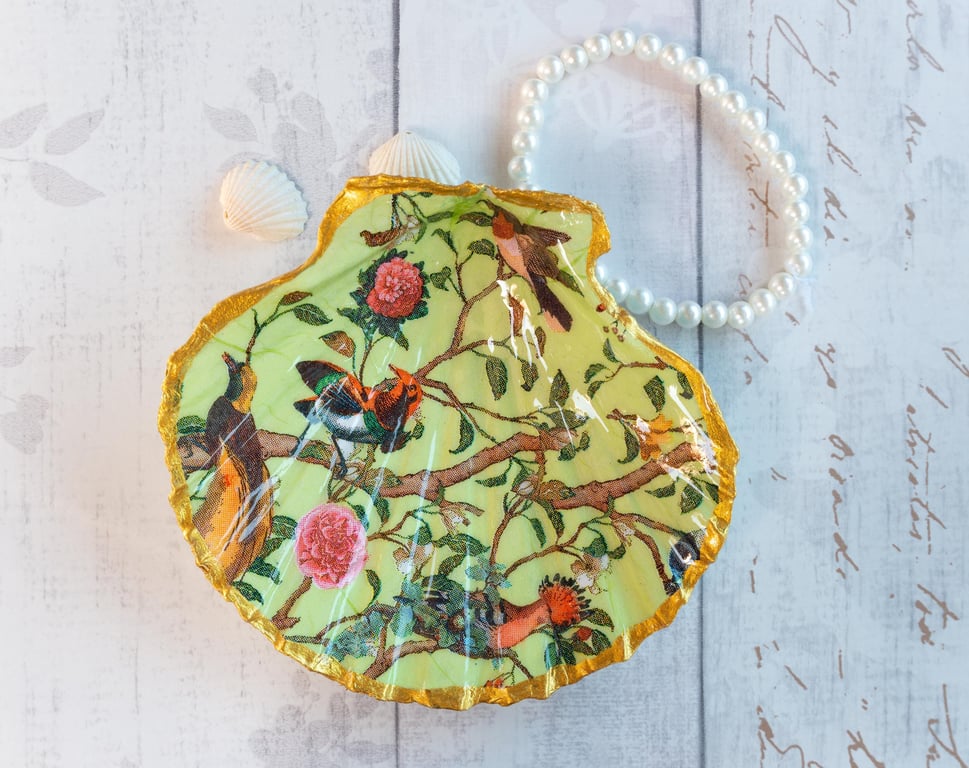Floral Scallop Shell Trinket Dish: Green & Gold Jewelry Tray