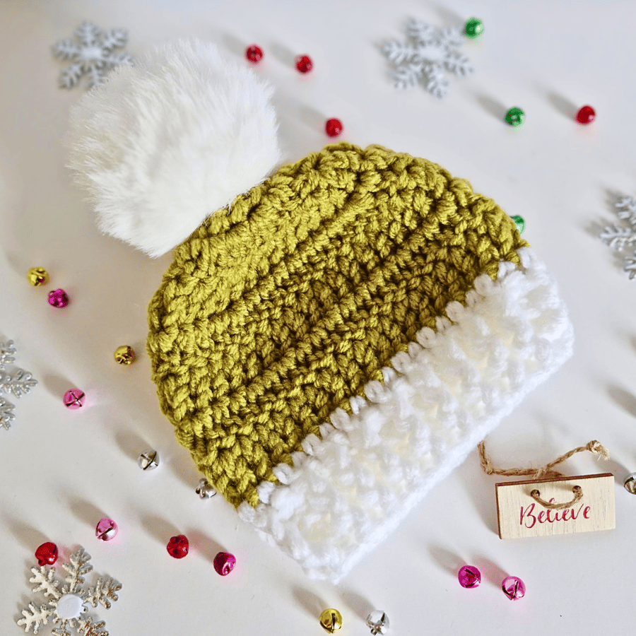 Crochet Baby Christmas Hat with Pom Pom – Mistletoe Green and White
