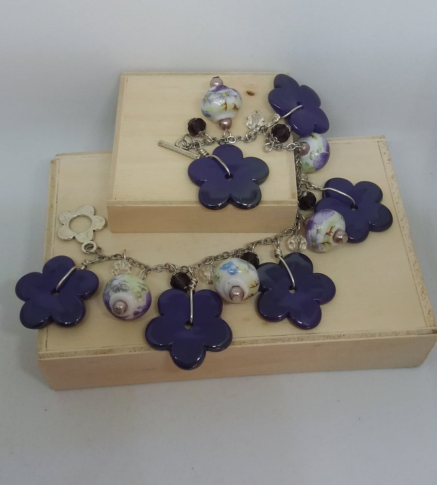BR96 Purple flower bracelet with porcelain beads