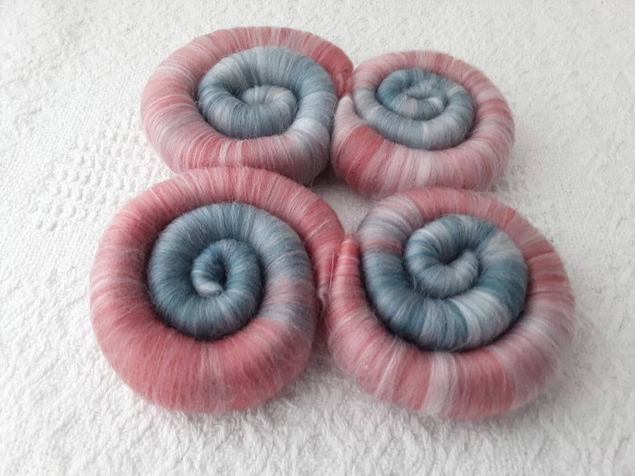 'Frosted Cupcake'' Wool Rolags, hand pulled 100 grams