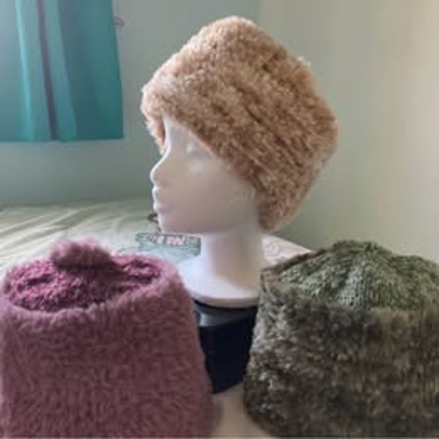 Ladies Faux Fur "Russian" style Hat
