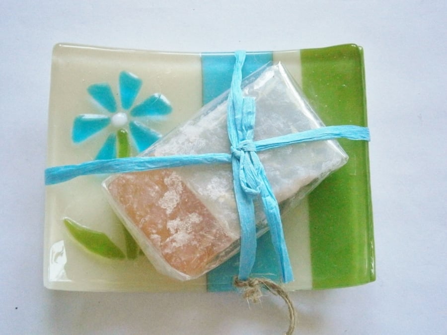 Fused glass soap dish with flower detail
