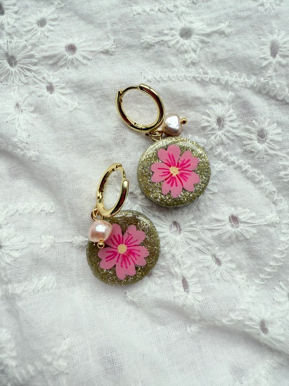 Bright Pink Flower Gold Glitter Pearl Huggie Hoop Earrings - FREE SHIPPING