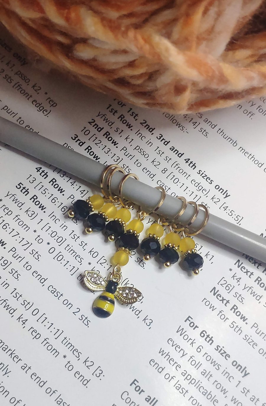 Stitch Markers for Knitting, set of Bee design stitch markers for knitting