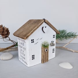 'One Day' House - Wooden Beach Cottage