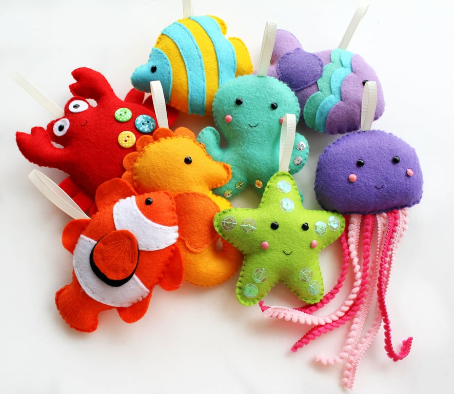 Make Your Own felt Under the Sea Garland Kit. Sewing pattern. Sew Your Own