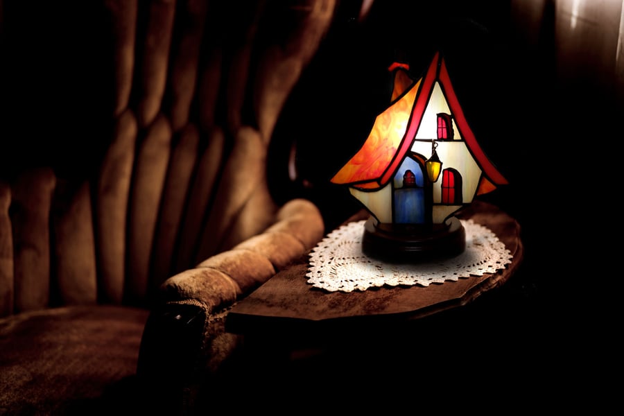 Stained Glass Lamp "Snow White Cottage" Home Decor Lighting