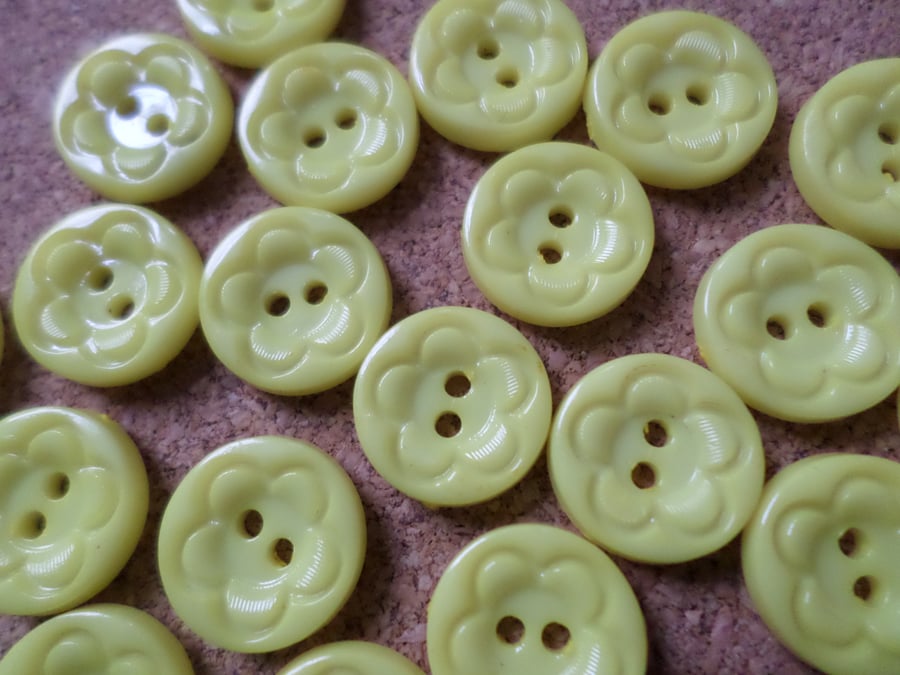 20 x 2-Hole Acrylic Buttons - Round - 12mm - Flower Design - Bright Yellow