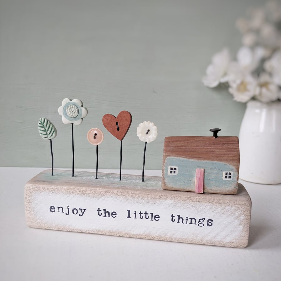 Little Wooden House with Clay & Button Garden 'Enjoy the little things'