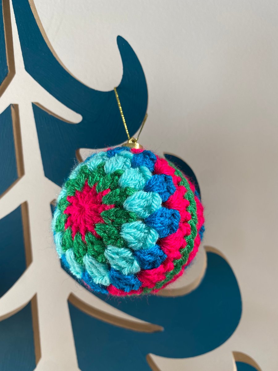 Set of 3 crochet Christmas baubles - green and turquoise 