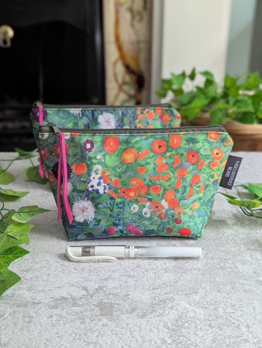 Make-up Bag. Water Repellent Cosmetics or Toiletries Pouch