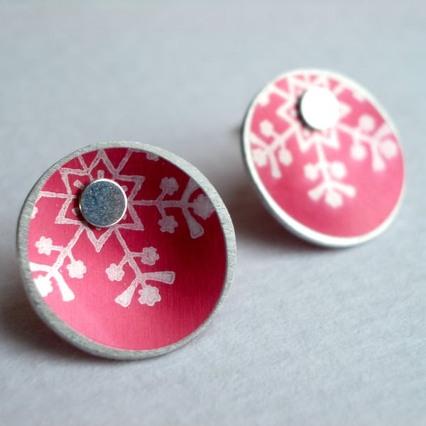 Christmas snowflake earring studs in red