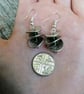 Drop earrings with small green beads and silver discs - Image 3