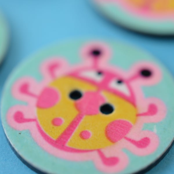 Ladybird Buttons Aqua Pink Yellow Plastic 6pk 25mm (P3)