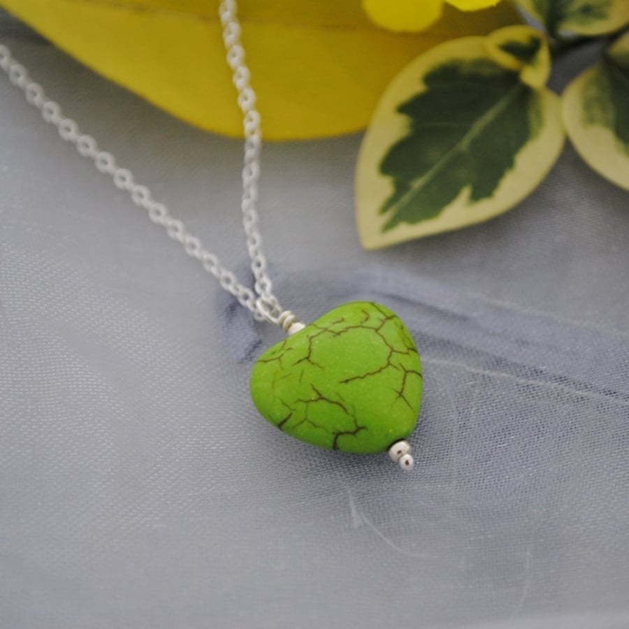 Apple green howlite heart pendant necklace