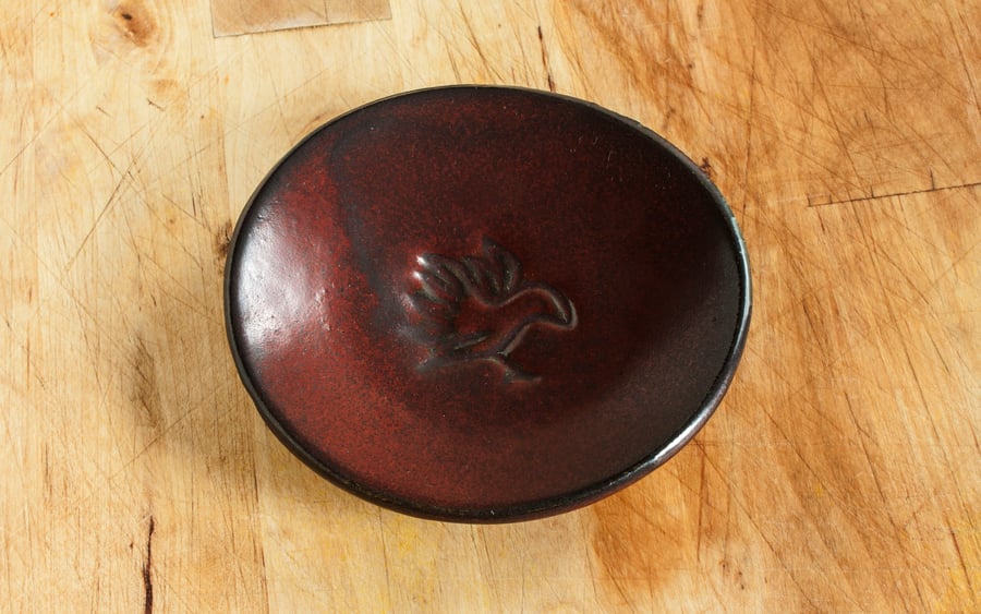 Small Round Plate With Crow Print