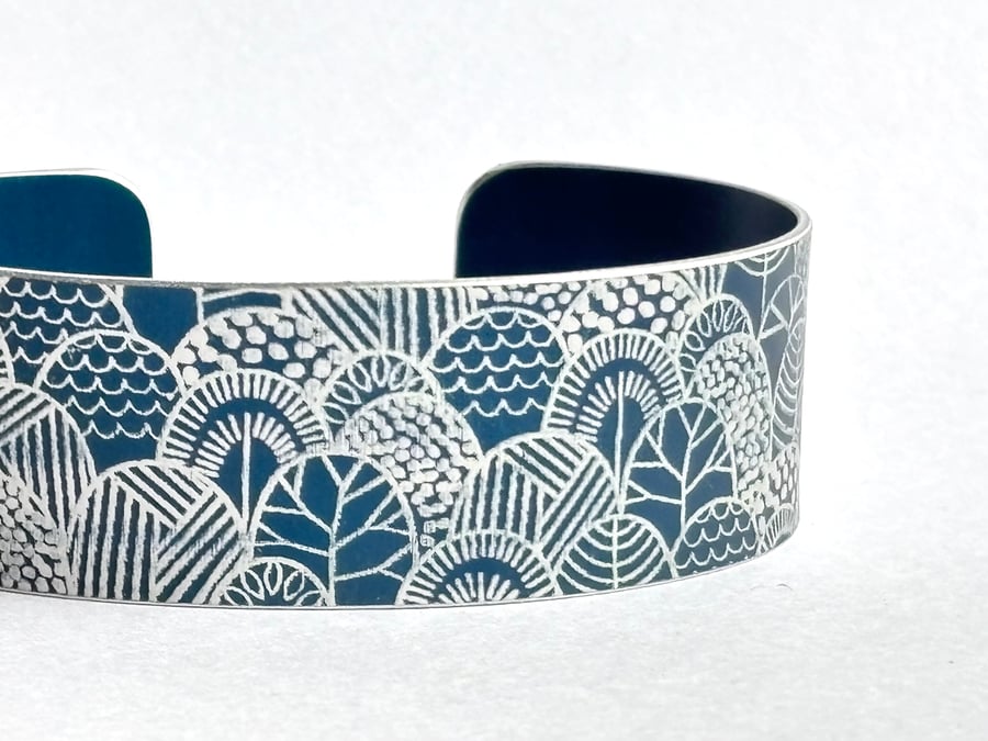 Forest pattern cuff bracelet navy blue
