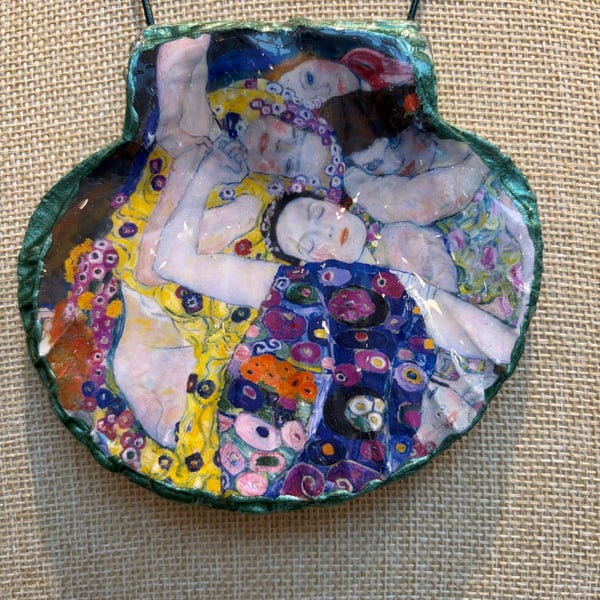 Klimt green shell necklace 