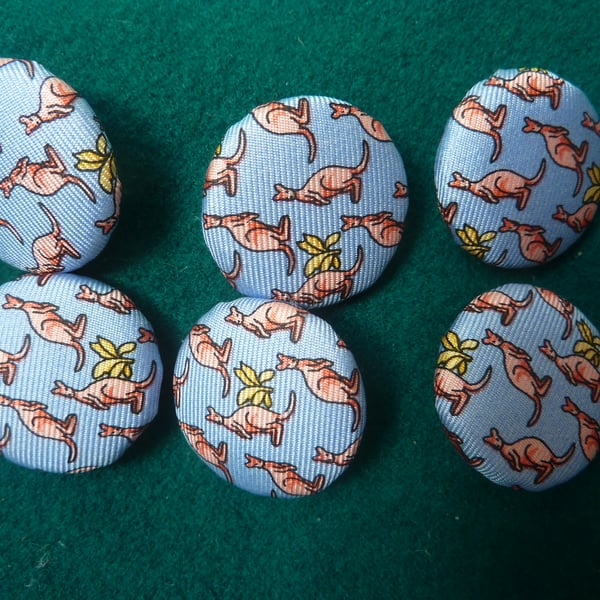 6 Kangaroo Silk Buttons 25mm Metal Hook Back