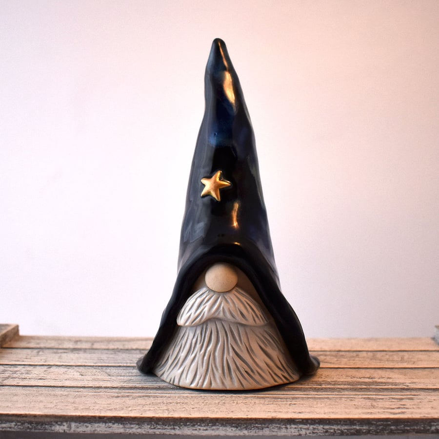 A371 - Ceramic Stoneware Wizard (UK postage included)