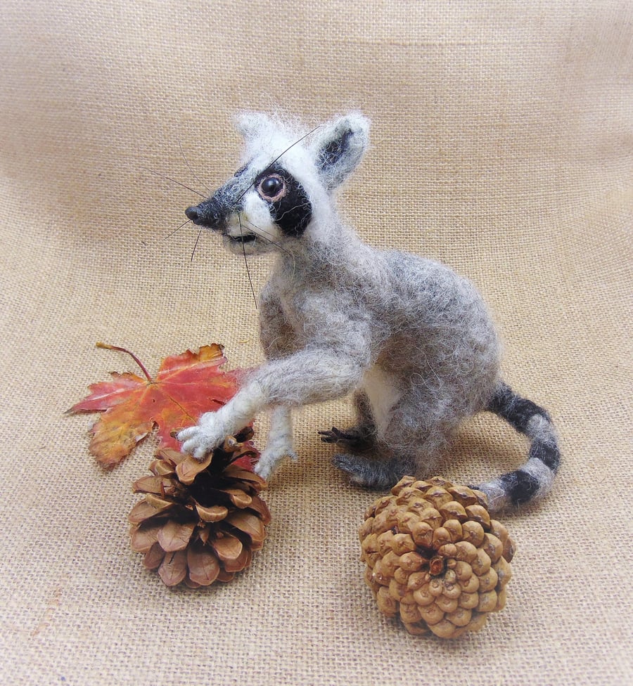 Model of Raccoon, Needle Felted Animal, Poseable Raccoon Figurine