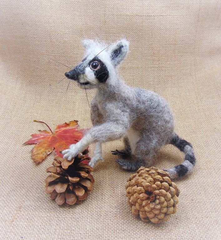 Model of Raccoon, Needle Felted Animal, Poseable Raccoon Figurine