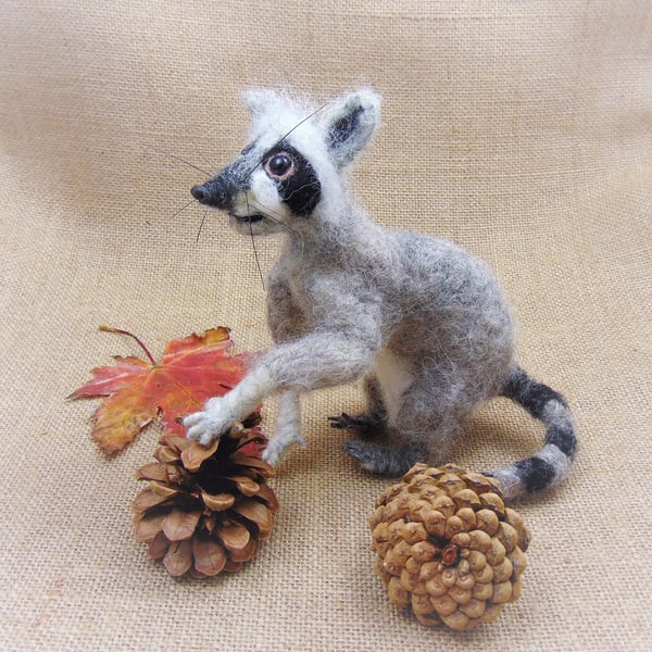 Model of Raccoon, Needle Felted Animal, Poseable Raccoon Figurine