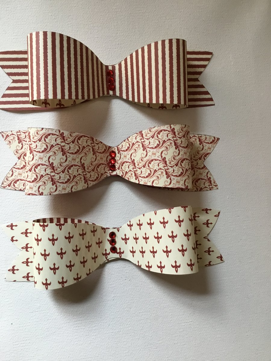 Gift tags. Pack of 3 bow gift tags. Gift wrap. Gift bows. CC486