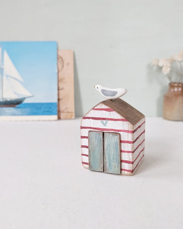 Hand Painted Wooden Beach Hut with Seagull 