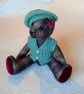 Collectable tweed teddy bear 'Hamish' with knitted wool waistcoat and hat - Image 6
