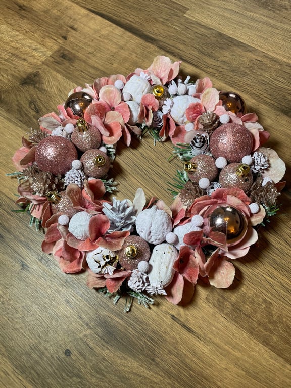 Blush Pink Christmas Candle Wreath – Rose Gold & Frosted Pinecone Table Decor