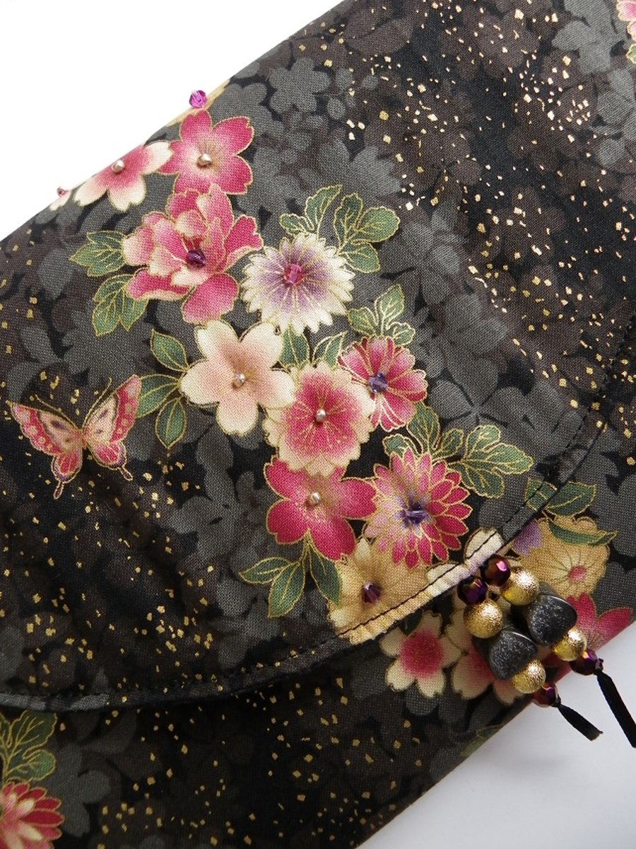 Beaded Floral Clutch Bag