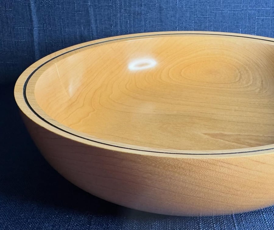 Hand-Turned Maple Wood Bowl – Natural Finish