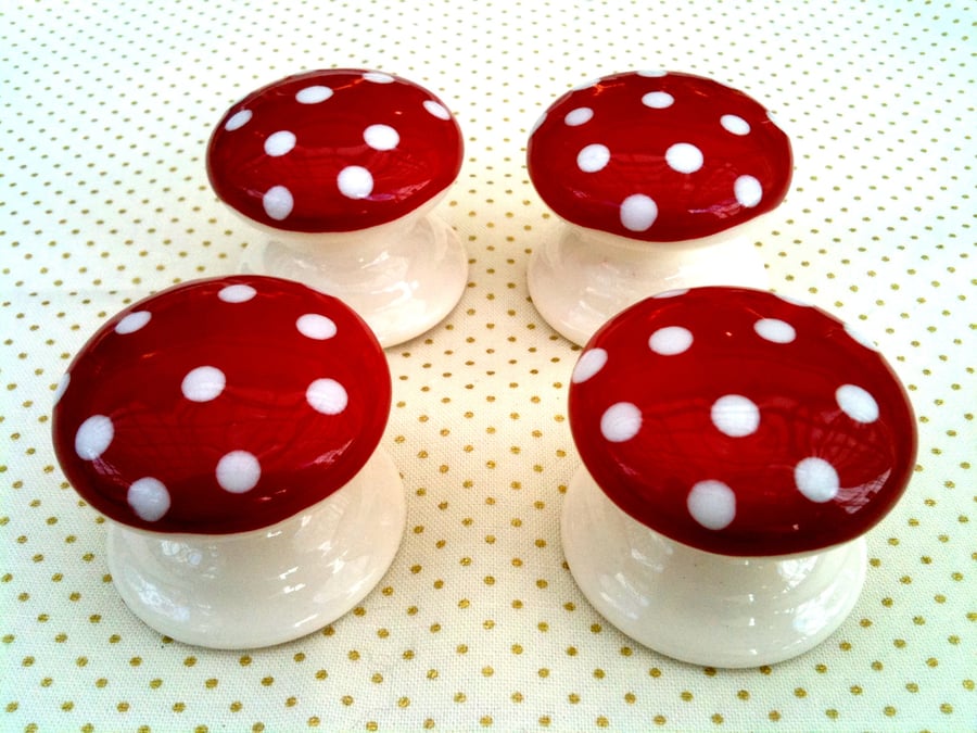 Ceramic Toadstool Drawer Knob