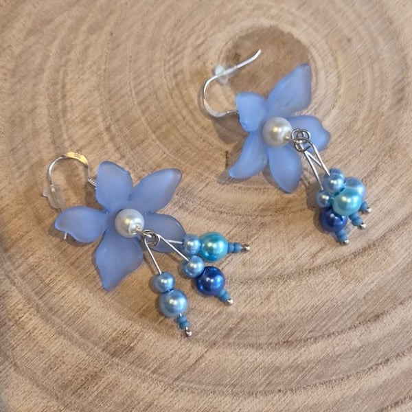 Blue flower sterling silver dangle earrings, coastal floral earrings, (EAR-0001)