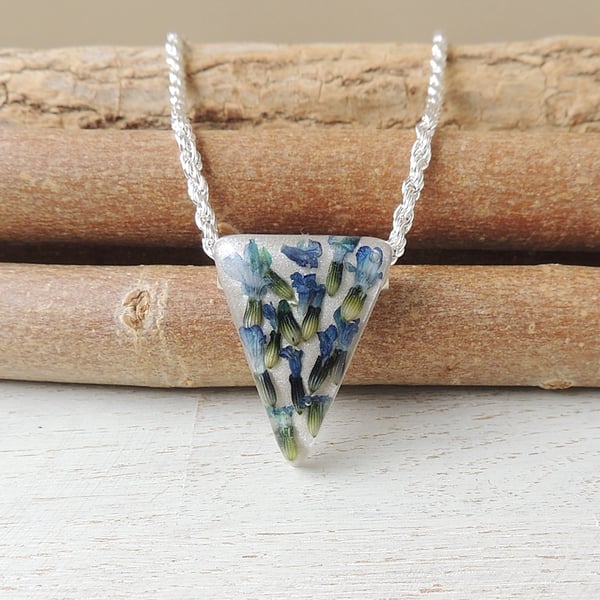 Lavender Necklace (601a)