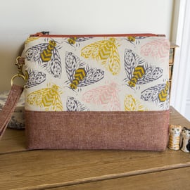 Project bag - a generously sized zipped pouch with detachable wristlet