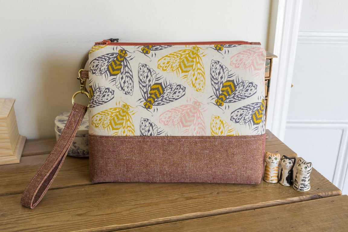 Project bag - a generously sized zipped pouch with detachable wristlet
