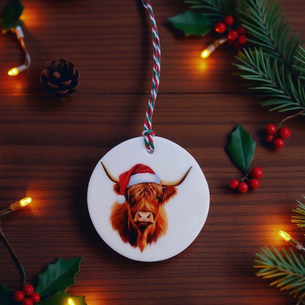 Festive Highland Cow Round Ceramic Christmas Decoration Tree Ornament
