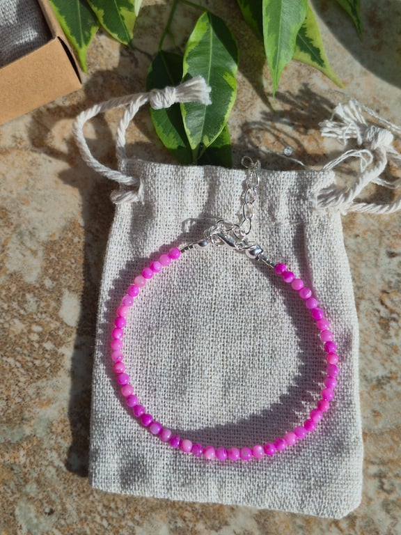 Dainty Rose Pink Seashell Pearl Bead Bracelet
