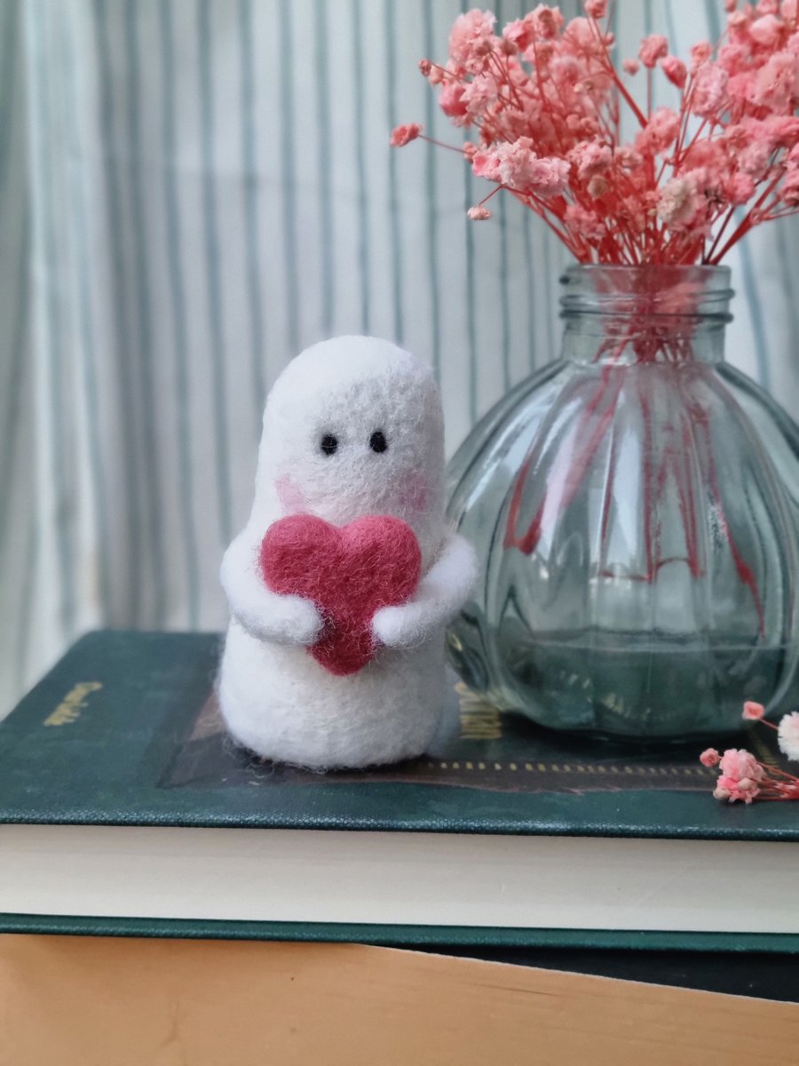 "The Lonely Hearts Club" Needlefelt Ghost Valentine Collection - Buddy