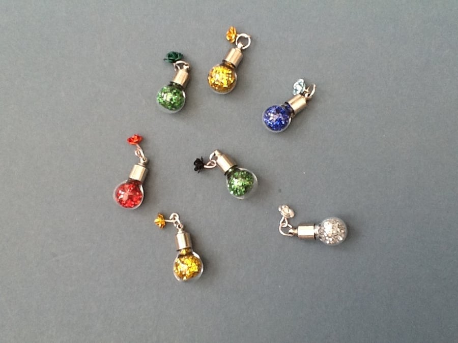 Fairy dust, glitter charm (round)