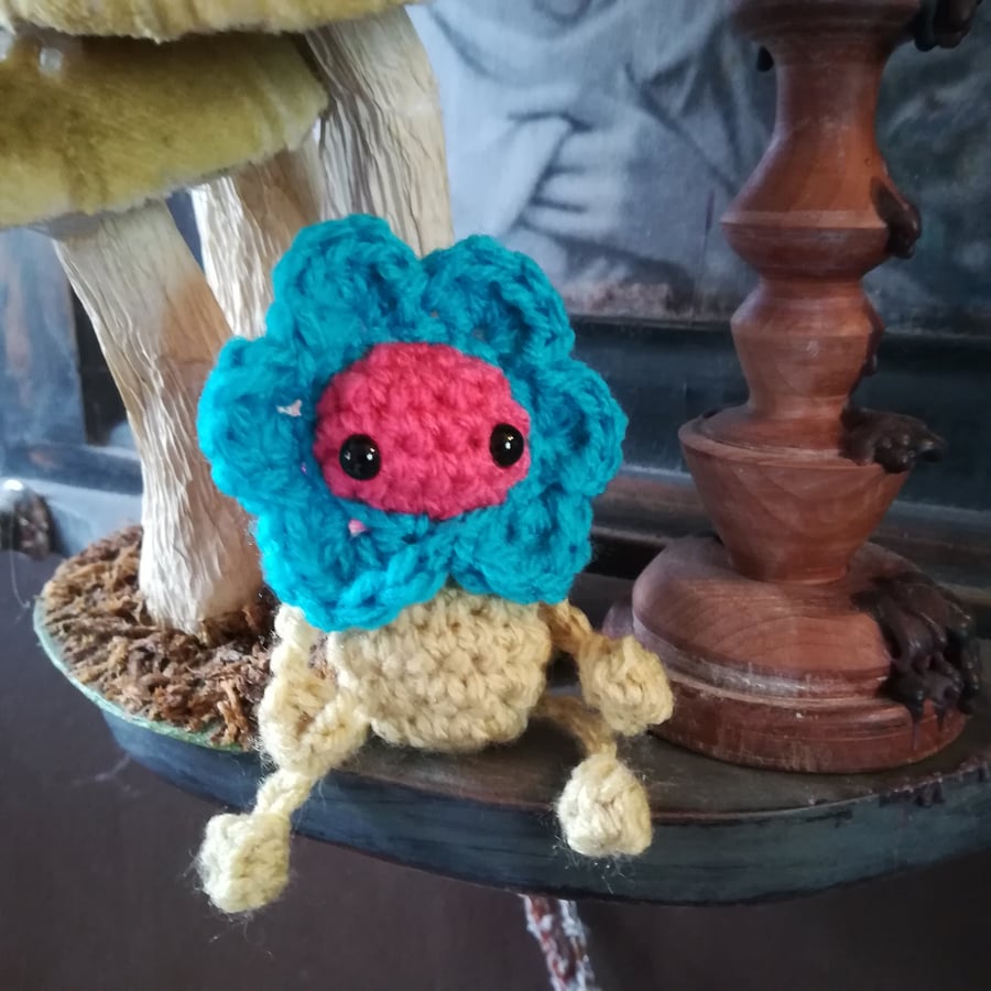 Crochet Flower Sprite Glass Dome 