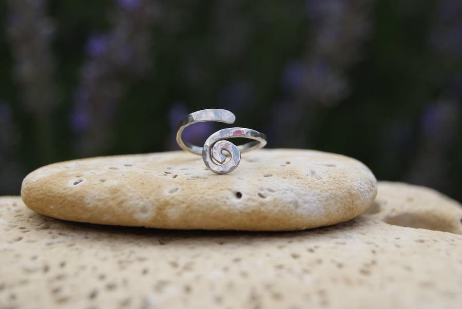 UNIQUE QUALITY HANDCRAFTED SINGLE SPIRAL RING