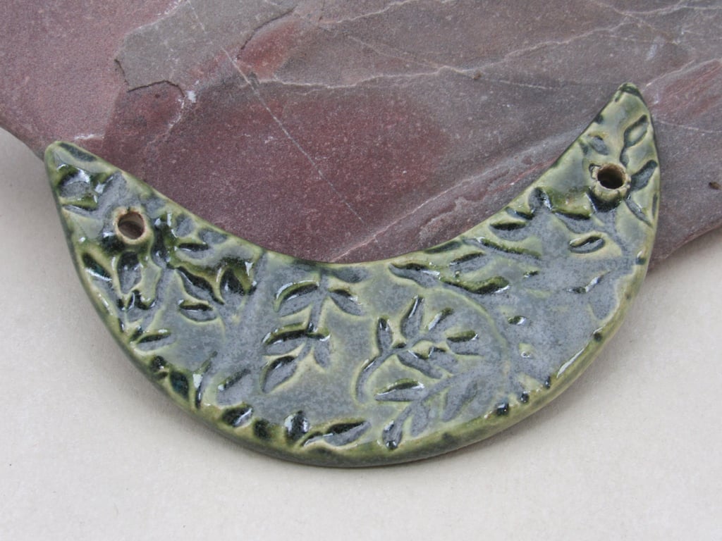 Forest Green Leaf Pattern Ceramic Crescent Bib Pendant