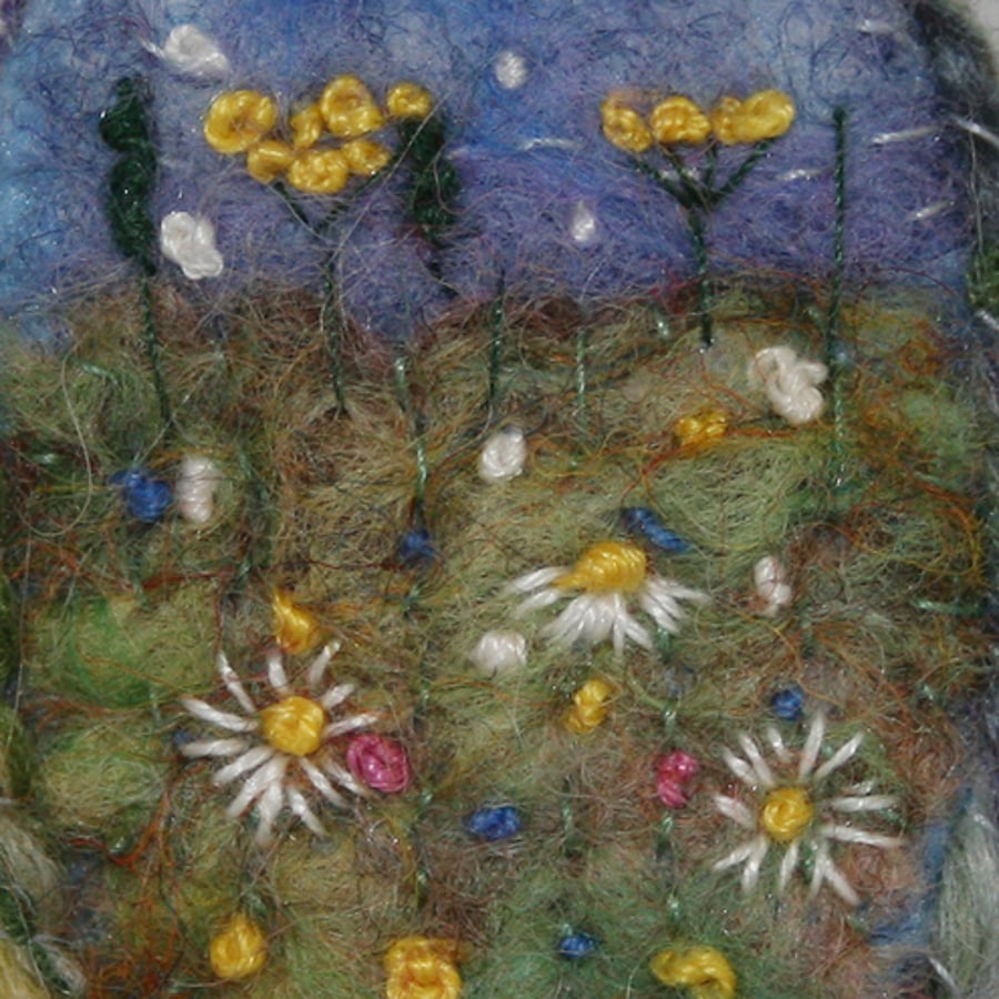 Embroidered Brooch - Meadow flowers