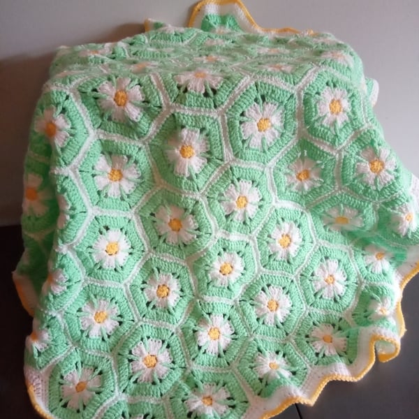 Daisy hexagon blanket